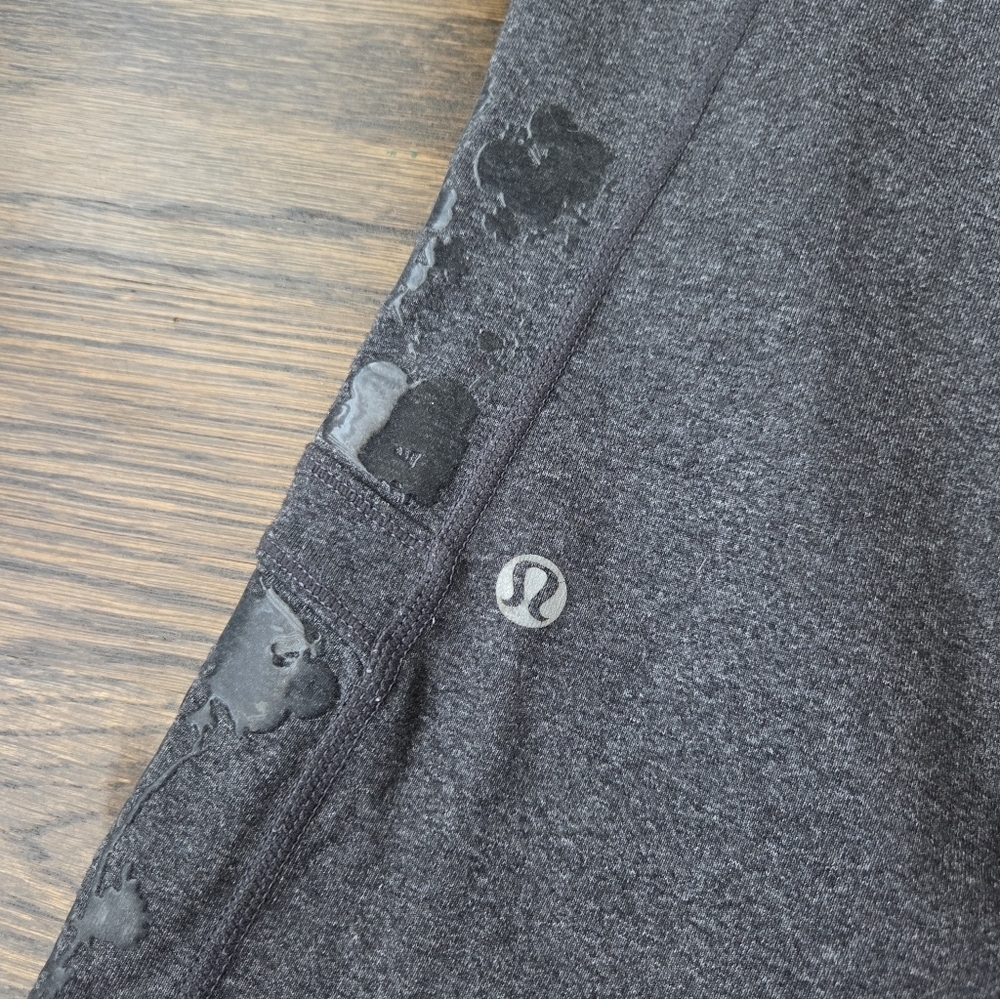 Lululemon Athletica Gray Capri Leggings Womens Sz.8 - Picture 4 of 10
